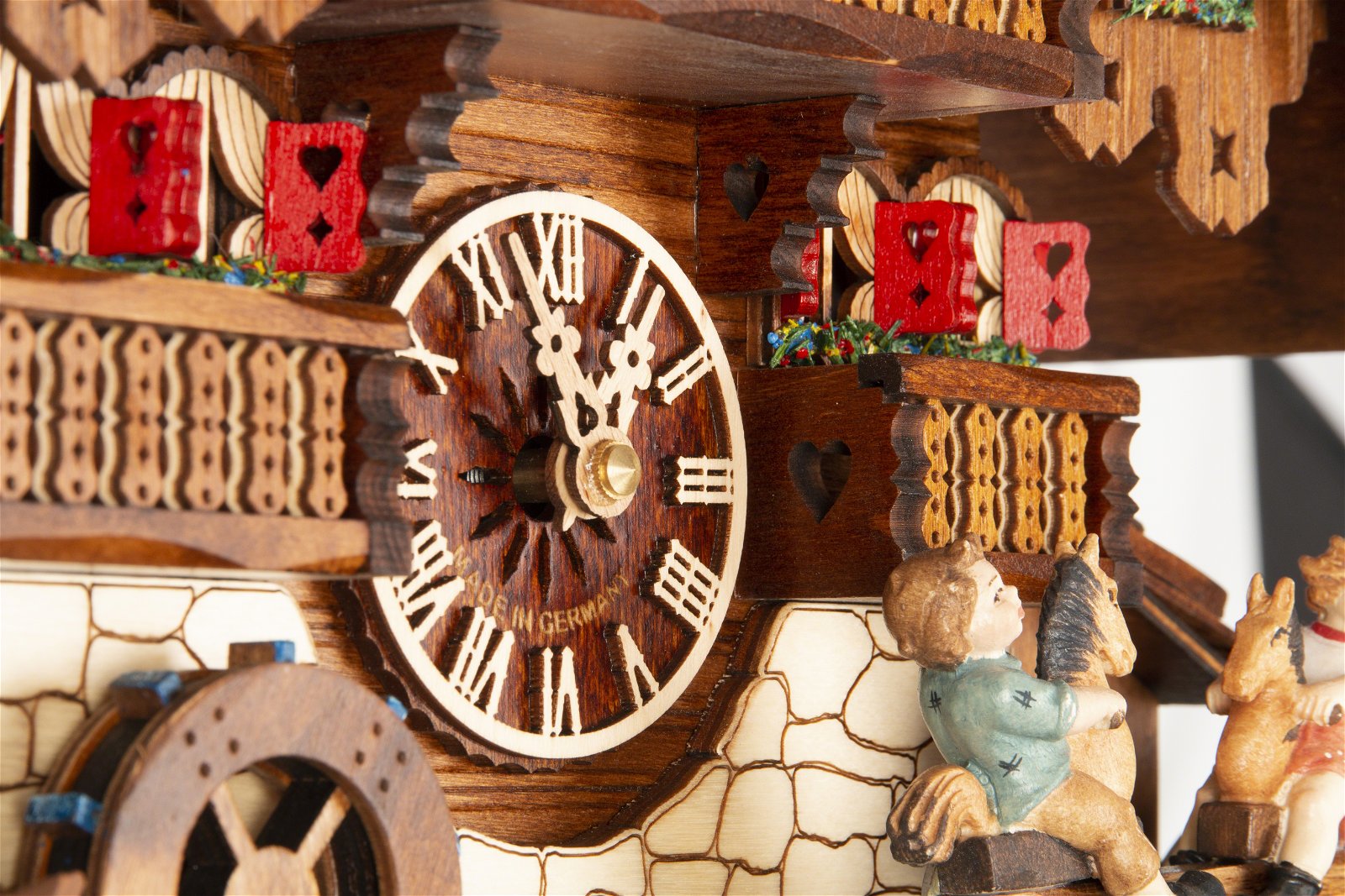Cuckoo Clock Quartz-movement Chalet-Style 42cm by Cuckoo-Palace
