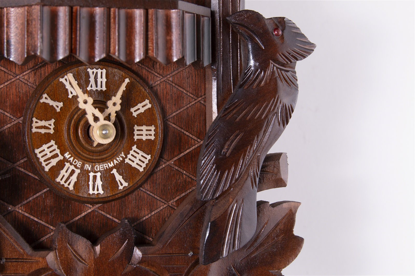 Cuckoo Clock 1-day-movement Carved-Style 36cm by Hekas
