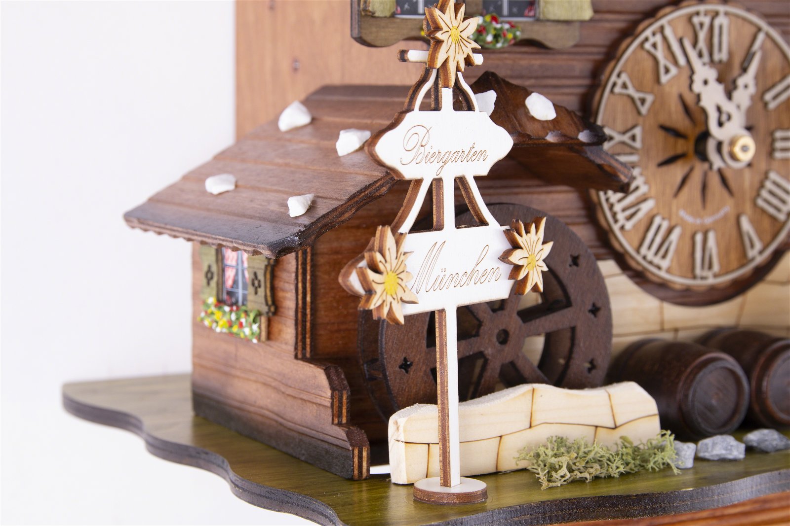 Cuckoo Clock 8-day-movement Chalet-Style 32cm by Hekas